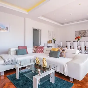 Apartment Jasmineiro - By Wehost 