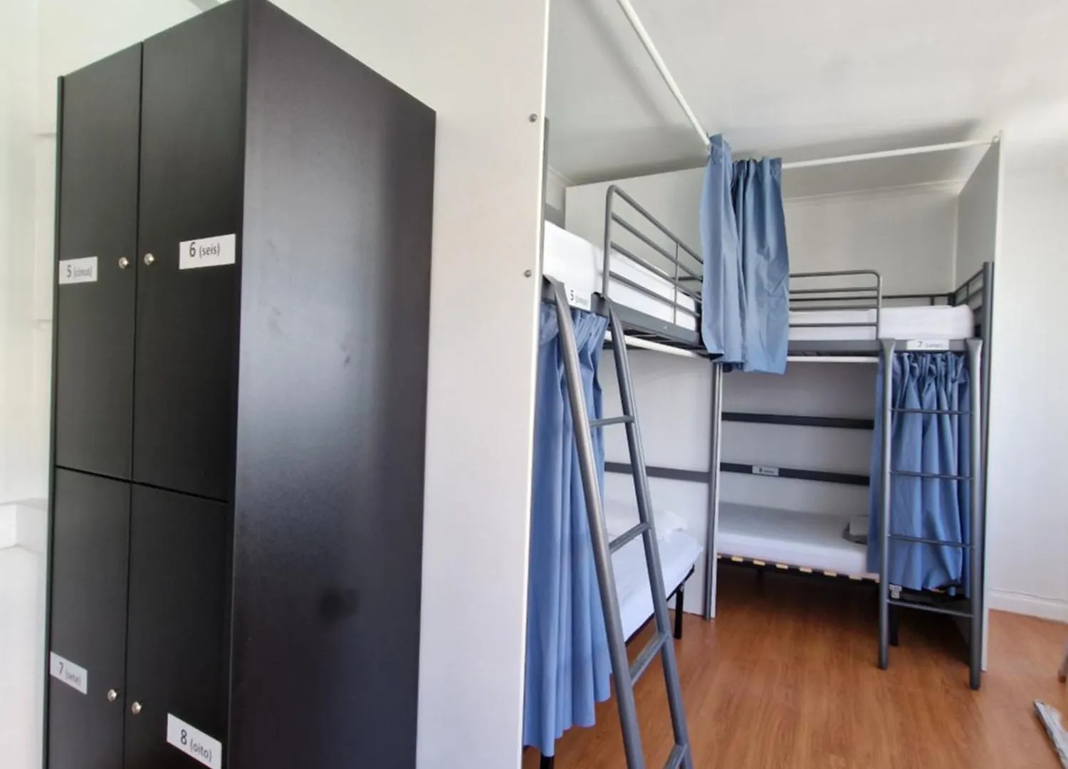 Castilho 63 Hostel & Suites Lisboa 0*,  Portugal